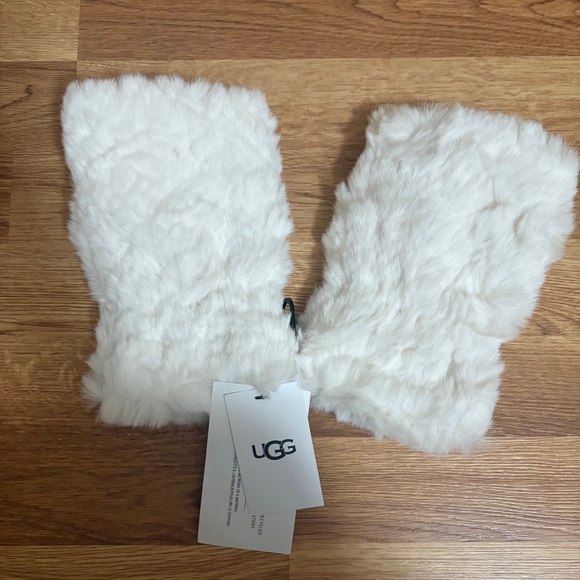 UGG Women's Faux Fur Fingerless Glove - Picture 1 of 11
